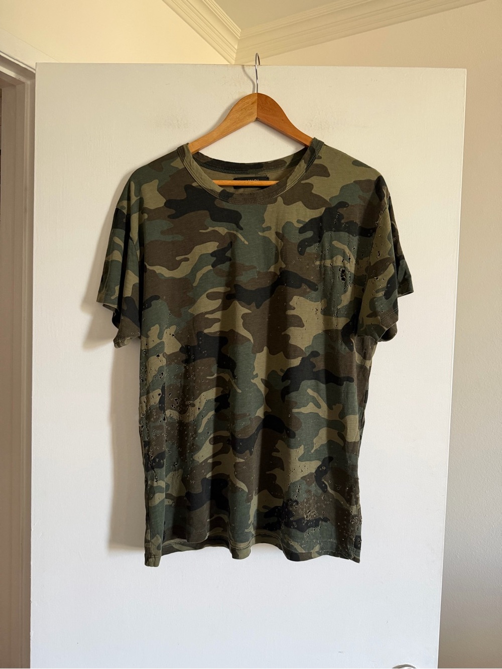 Amiri Designer Green Camo Camouflage ‘Shotgun’ Distressed Short Sleeve Tee